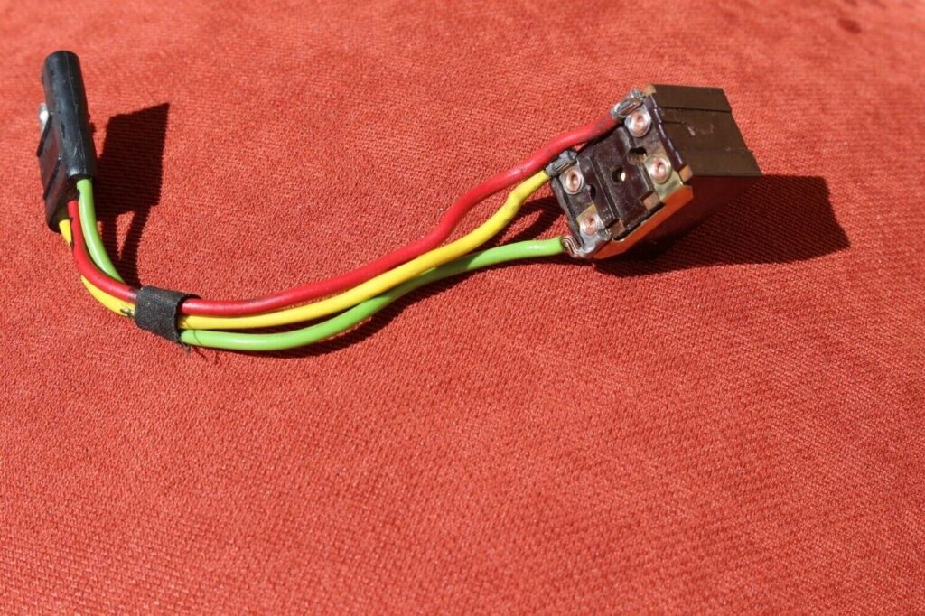 1961 1962 1963 1964 1965 1966 1967 1968 1969 Lincoln Continental 2-way seat switch BLACK PLUG- REAR TILT - REBUILT EXCELLENT